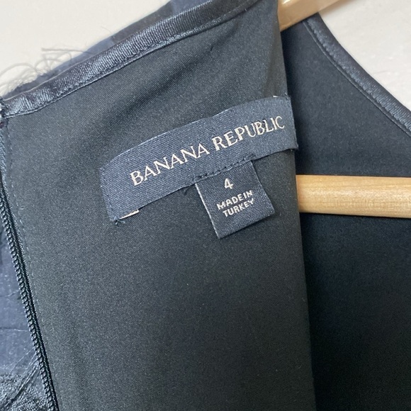 Banana Republic Short Sleeve Fringe-Dot Shift Dress Zipper Back Size 4 Black - Picture 9 of 14